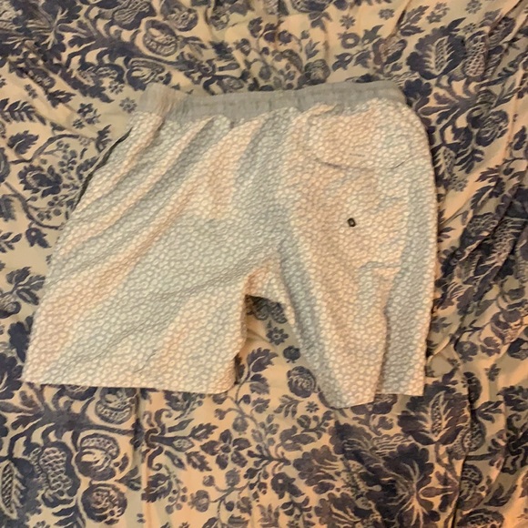 Never worn men’s swim shorts - Picture 2 of 2